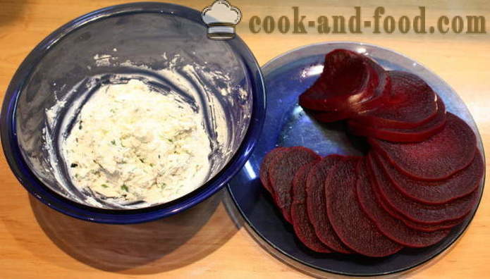 Gelaagde salade van bieten met geitenkaas en knoflook - hoe je een salade van bieten lagen, een stap voor stap recept foto's maken