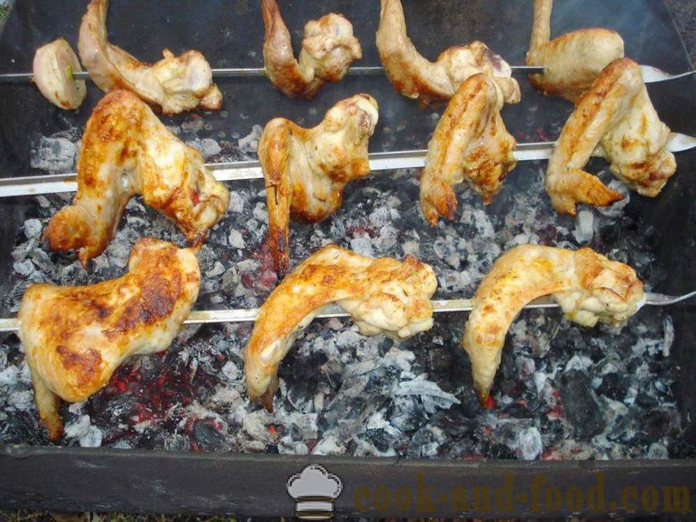 Spiesjes van chicken wings - hoe spiesjes van kippenvleugels te koken, een stap voor stap recept foto's
