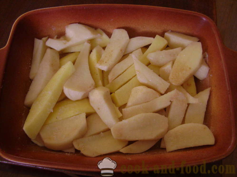 Aardappelen gebakken in roomsaus - zowel heerlijke gebakken aardappelen in de oven met gebruinde korst, met een stap voor stap recept foto's