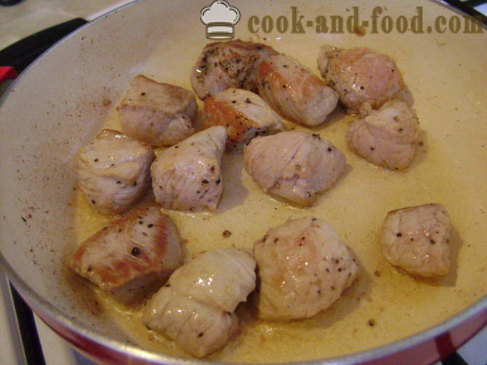 Gestoofde kool met aardappelen, kip en champignons - zowel smakelijk gestoofde kool, stap voor stap recept foto's te koken