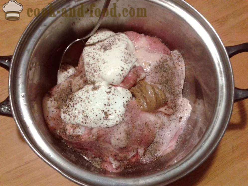 Geroosterde kippendijen - hoe de kip dijen bakken in een pan, met een stap voor stap recept foto's