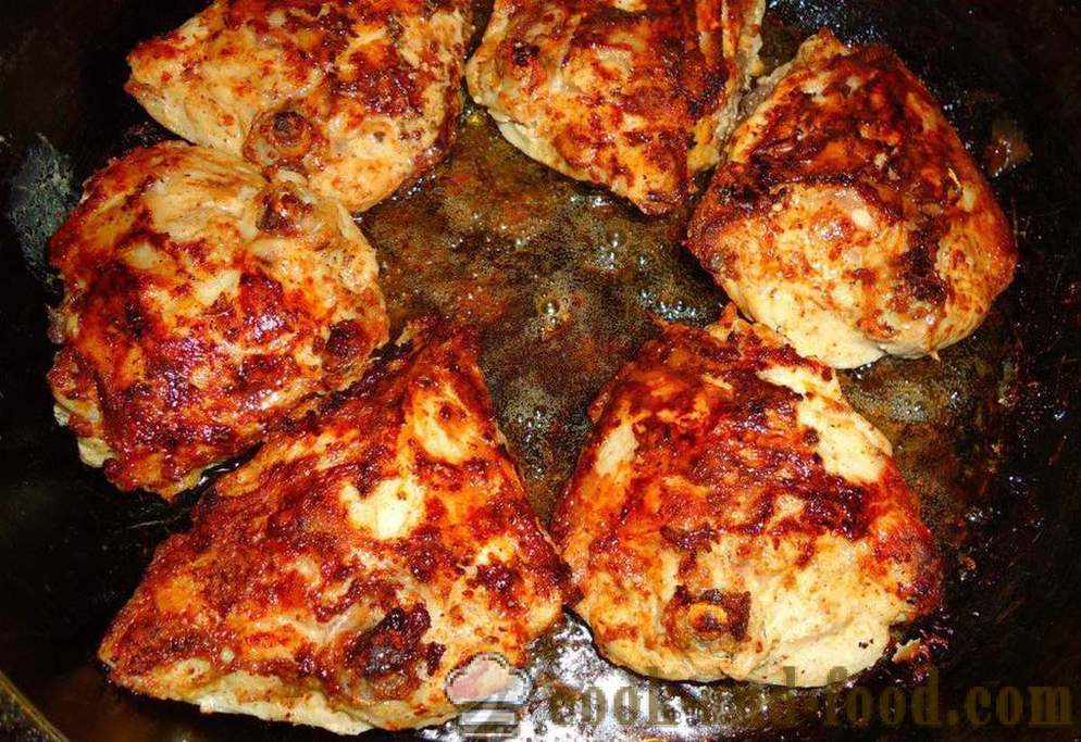 Geroosterde kippendijen - hoe de kip dijen bakken in een pan, met een stap voor stap recept foto's