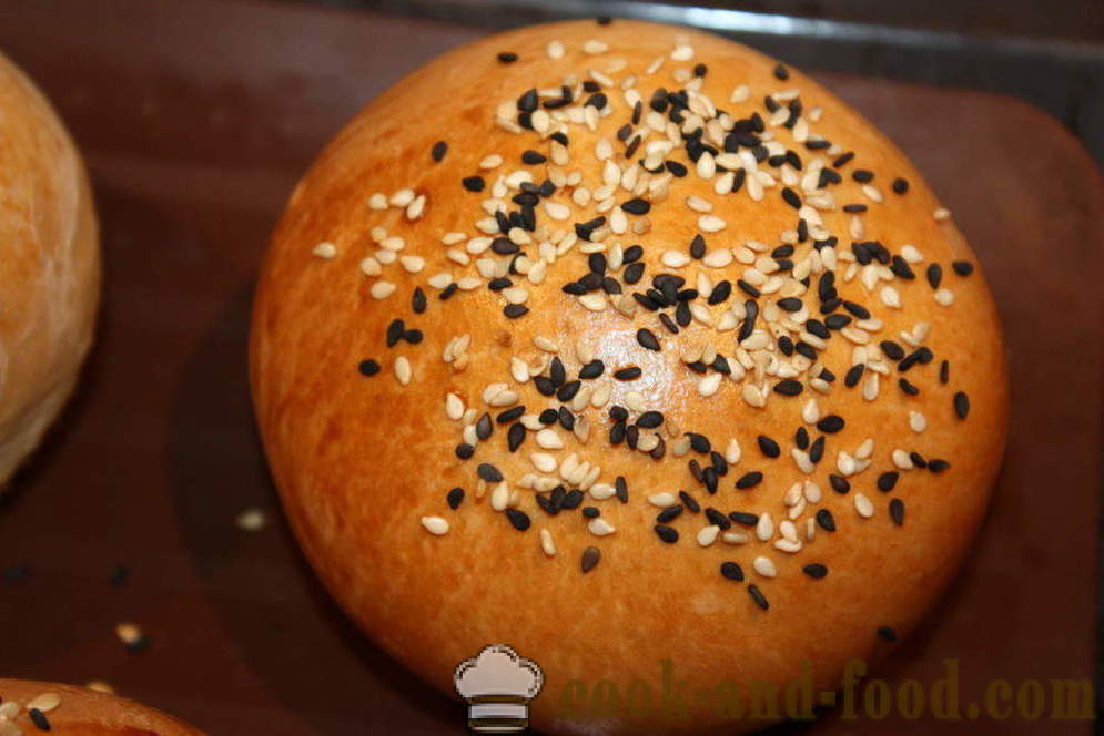 Heerlijke broodjes voor hamburgers in McDonald's - hoe broodjes voor hamburgers thuis, stap voor bakken voor stap recept foto's