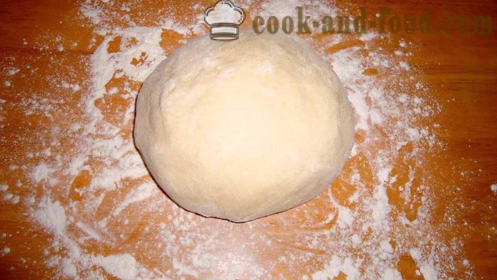 Gistdeeg in de broodmachine - hoe gistdeeg te bereiden in de broodmachine, poshagovіy recept met een foto