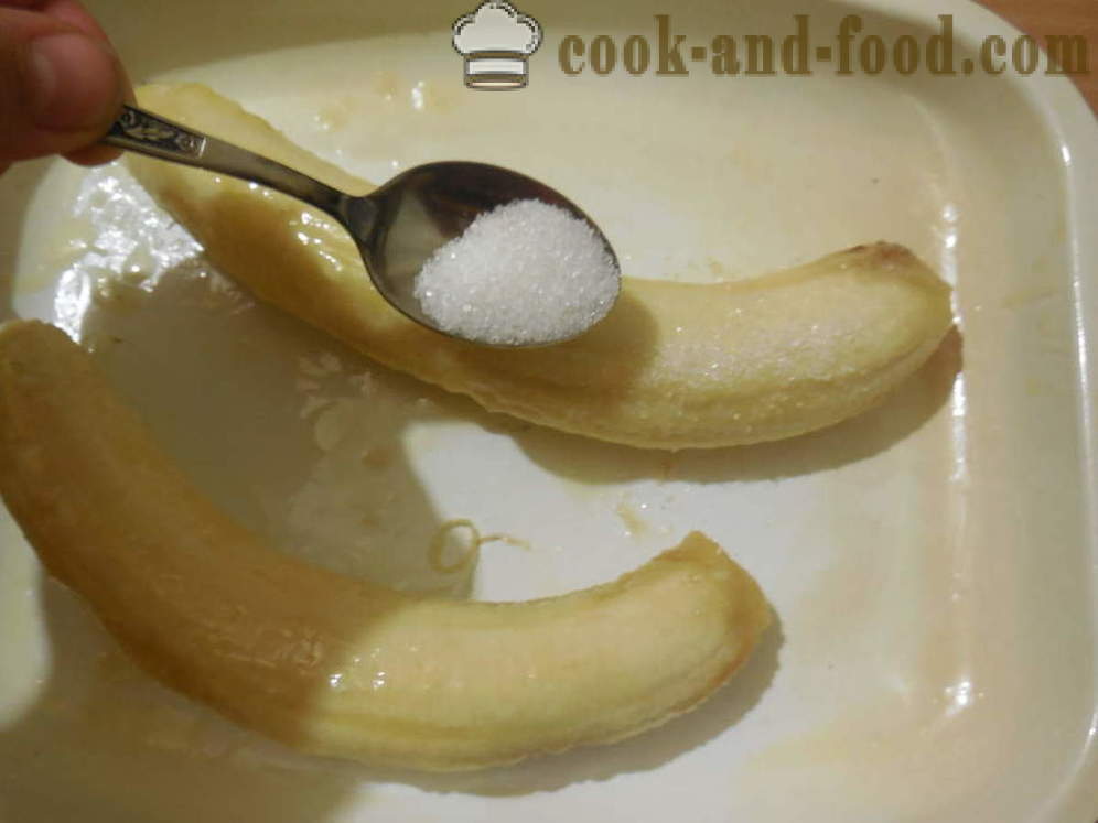 Bananen gebakken in de oven met noten en suiker - zoals gebakken bananen in de oven voor het dessert, een stap voor stap recept foto's