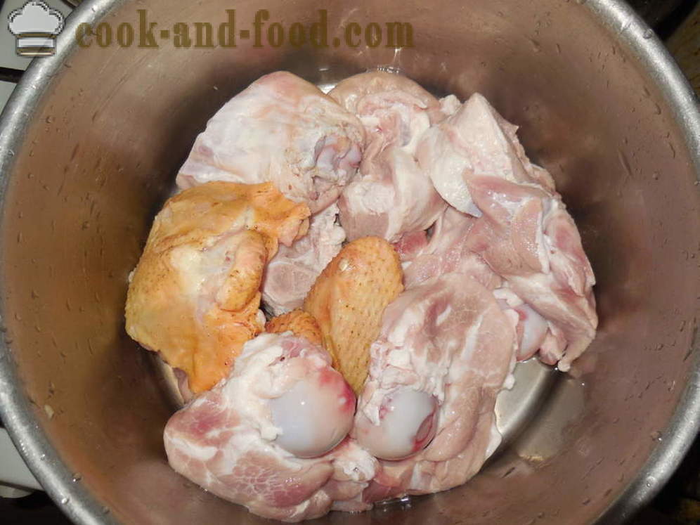 Zelfgemaakte gelei kip zonder gelatine - hoe jellied kip en varkensvlees multivarka-fornuis, een stap voor stap recept foto's voor te bereiden