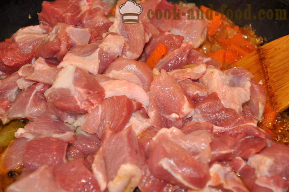 Heerlijke pilaf Pilaf met varkensvlees in een pan - hoe pilaf kruimelig varkensvlees koken op de plaat, een stap voor stap recept foto's