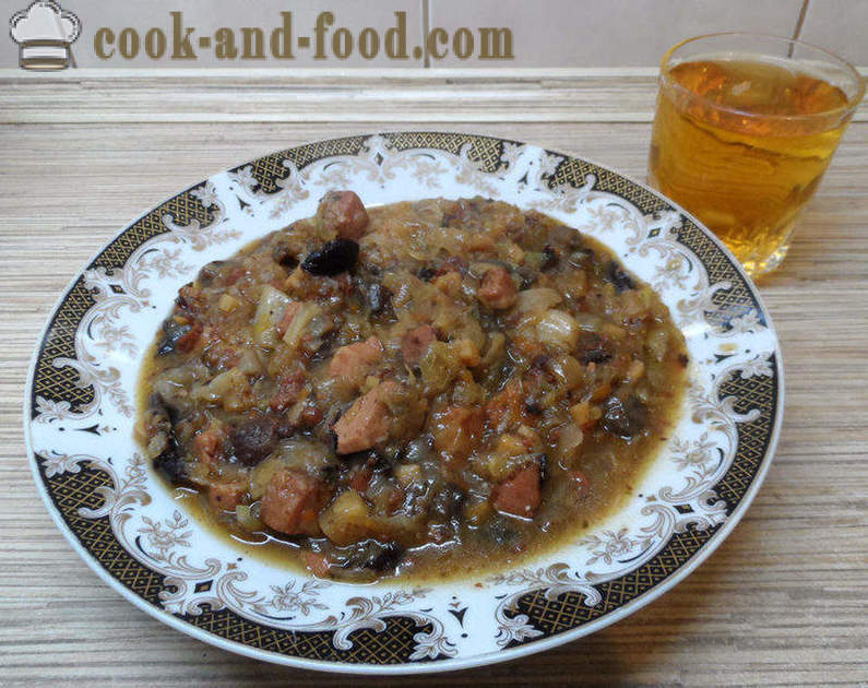 Bigus met de kool, vlees en champignons - hoe goed koken Bigus, een stap voor stap recept foto's