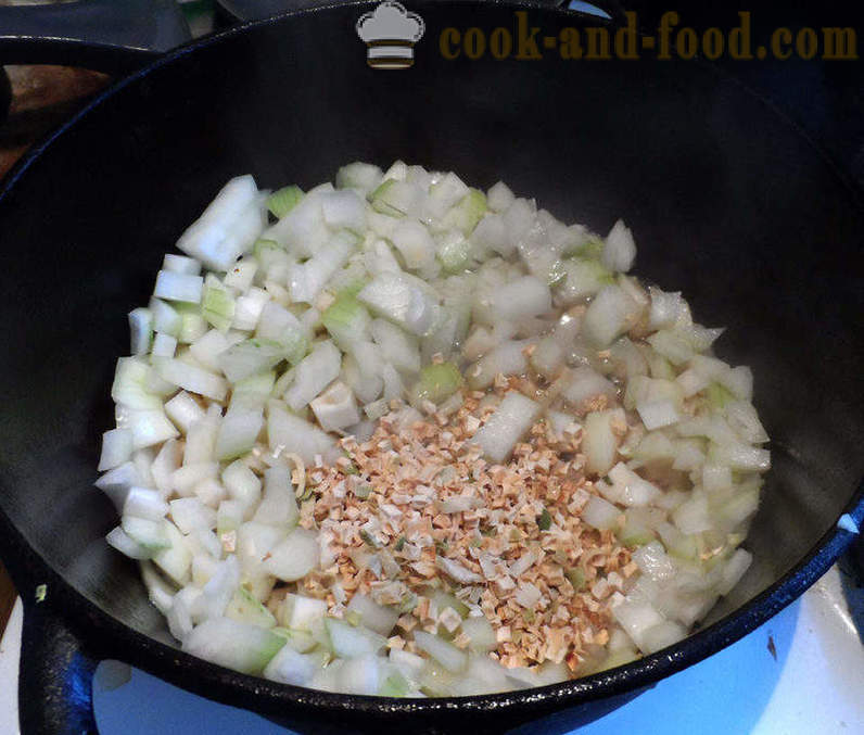 Bigus met de kool, vlees en champignons - hoe goed koken Bigus, een stap voor stap recept foto's