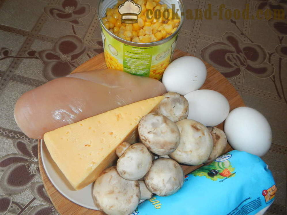 Salade lagen: kip, champignons, kaas en eieren - hoe de lay-out een salade lagen, een stap voor stap recept foto's