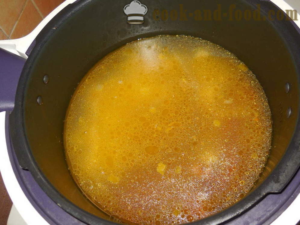 Soep met zelfgemaakte noedels en kip harten - hoe kippensoep koken in multivarka, stap voor stap recept foto's