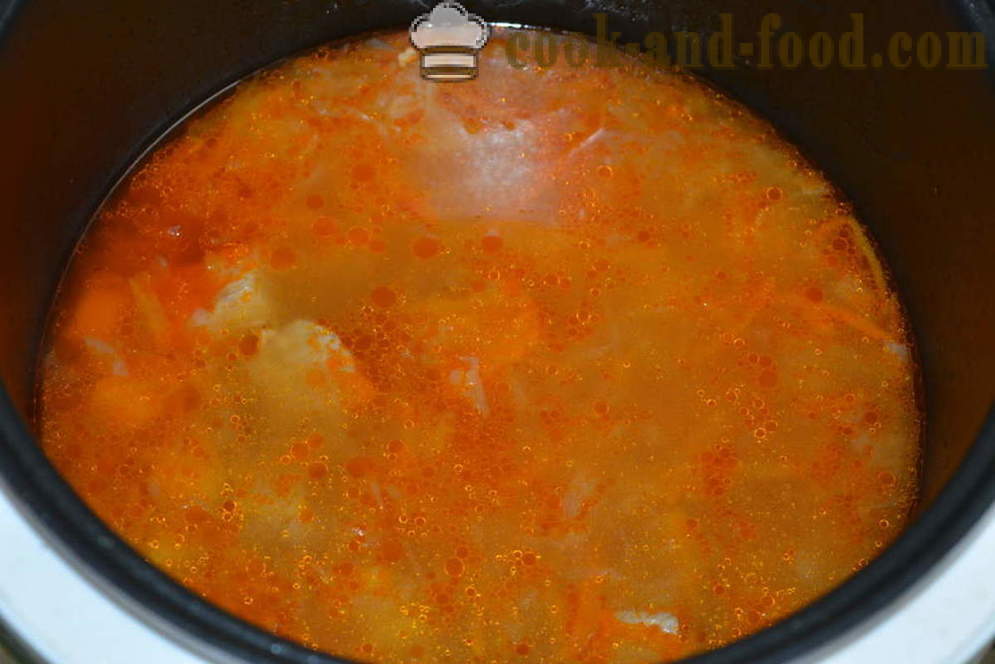 Zure soep van de zuurkool met vlees multivarka - hoe soep van zuurkool in multivarka, stap voor stap recept foto's te koken
