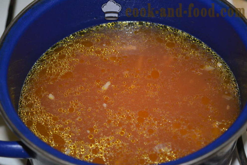Vlees soep met vlees en knoedels gemaakt van bloem en eieren - hoe soep koken met gehakt met knoedels, een stap voor stap recept foto's