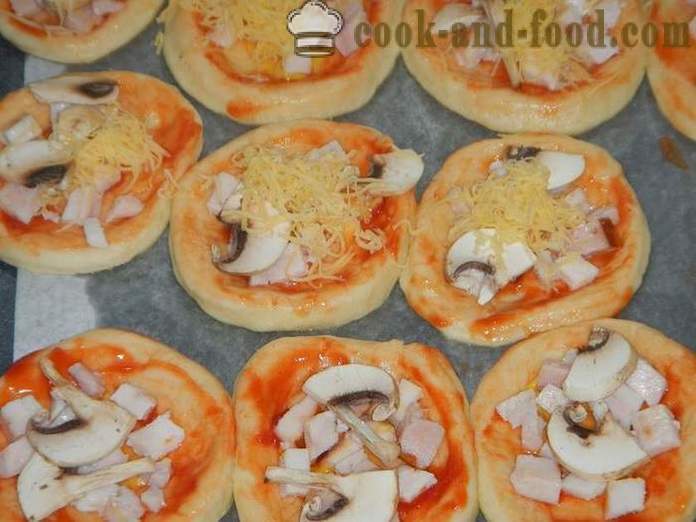 Mini pizza met deeg in de oven - hoe je een mini-pizza thuis te maken, stap voor stap recept foto's