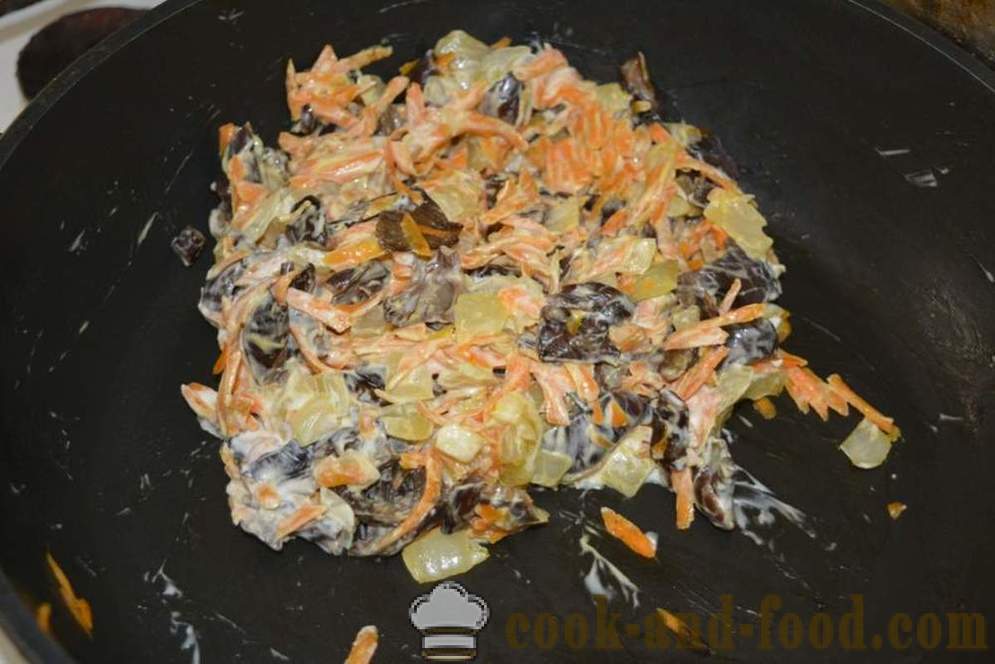 Varkensvlees gebakken in de oven met champignons en kaas - zoals varkensgebraad in de oven, met een stap voor stap recept foto's