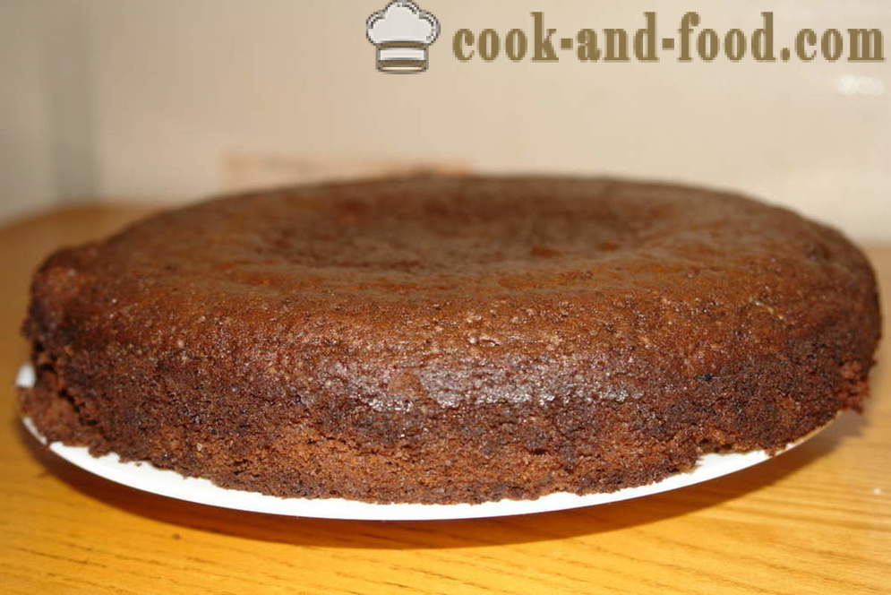 Een heerlijke chocolade biscuit met zure room - hoe je een chocolade cake, een stap voor stap recept foto's maken