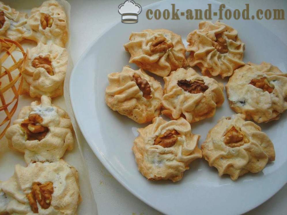 Meringue met noten en gedroogde vruchten in de oven - hoe de meringue in het huis te koken, stap voor stap recept foto's