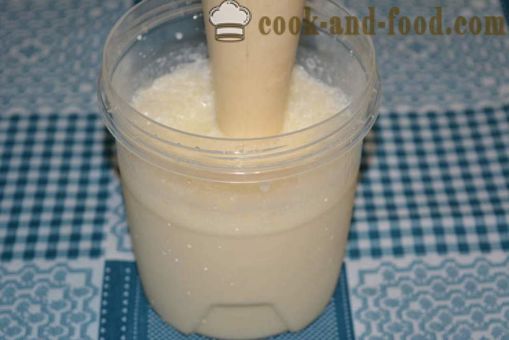Melk cocktail met ijs en banaan in een blender - hoe je een milkshake maken thuis, stap voor stap recept foto's