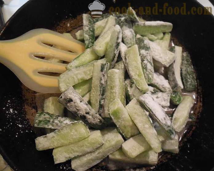 Gebakken komkommer met hete peper, knoflook, en sesamzaad, hoe je gebakken komkommer koken - een stap voor stap recept foto's