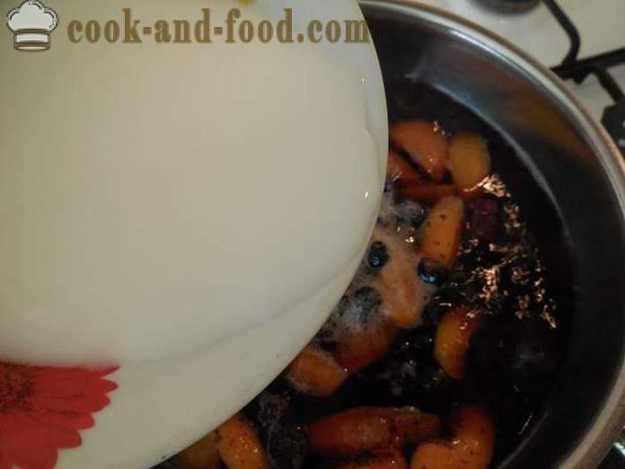Fruit gelei bessen bessen, moerbeien, abrikozen en zetmeel - hoe jelly bessen en zetmeel te koken, met een stap voor stap recept foto's