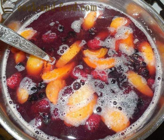 Fruit gelei bessen bessen, moerbeien, abrikozen en zetmeel - hoe jelly bessen en zetmeel te koken, met een stap voor stap recept foto's