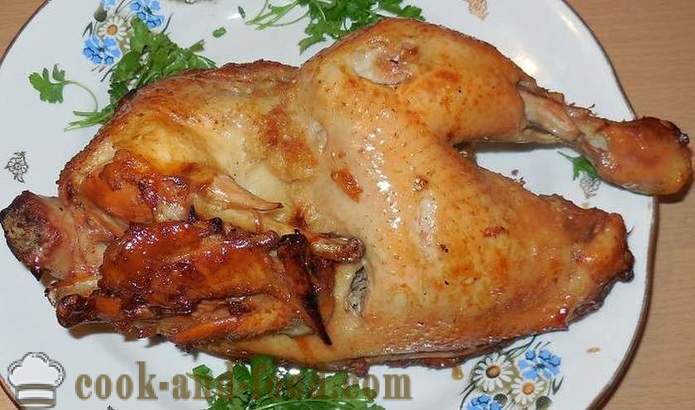 Kip gebakken in de huls (half karkas) - als een smakelijke kip gebakken in de oven, de gebakken kip recept stapsgewijs, met foto's