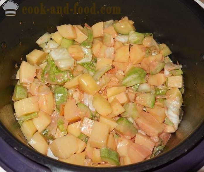 Plantaardige hutspot met courgette, kool en aardappelen in multivarka - hoe je groente stoofpot koken - recept stap voor stap, met foto's