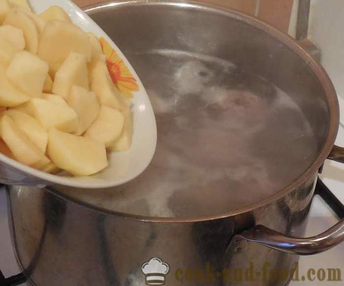 Soep met balletjes van het gehakt en griesmeel - hoe soep te koken en gehaktballen - een stap voor stap recept foto's