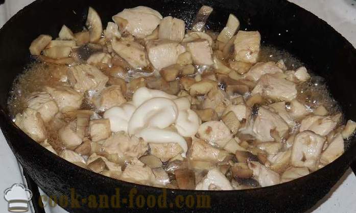 Kip gestoofd met champignons of hoe kippenhutspot koken - een stap voor stap recept foto's