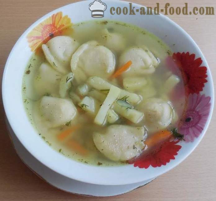 Groentesoep met noedels - recept van oma's met stap voor stap foto's - hoe soep met dumplings koken