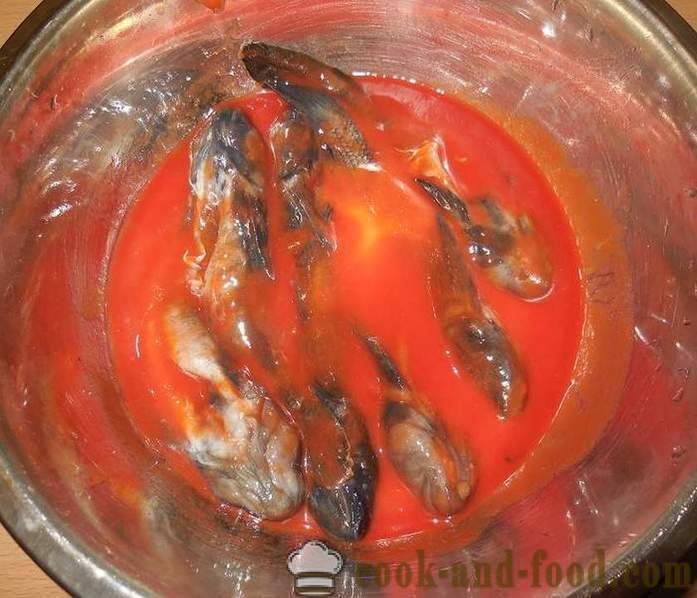 Heerlijke gebraden grondels in tomatensaus, knapperige - recept met foto's hoe je Black bull maken