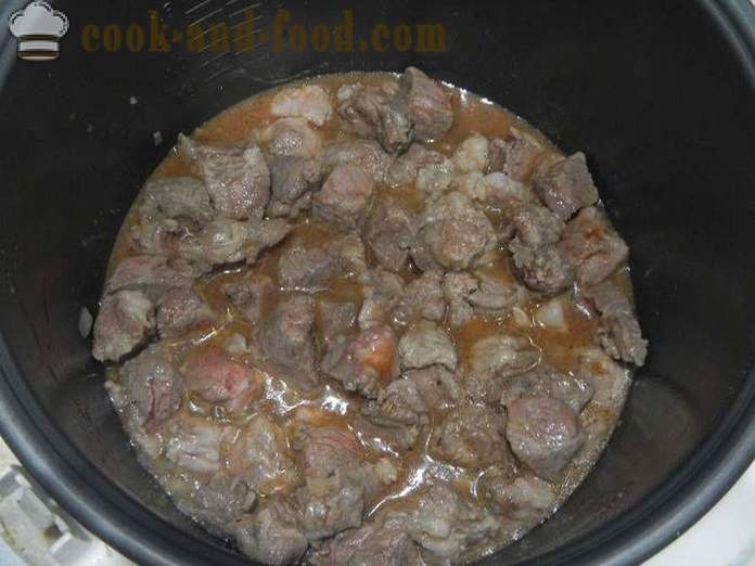 Gestoofde aardappels met vlees in multivarka, in een pan op het vuur - een stap voor stap recept voor hoe je een aardappel stoofpot met vlees multivarka koken - met foto's