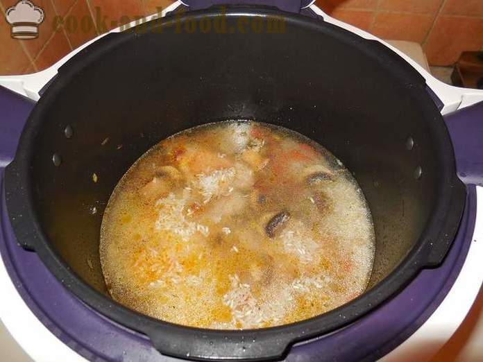 Rijst met kip en champignons in multivarka of hoe risotto in multivarka, stap voor stap recept met foto's koken.