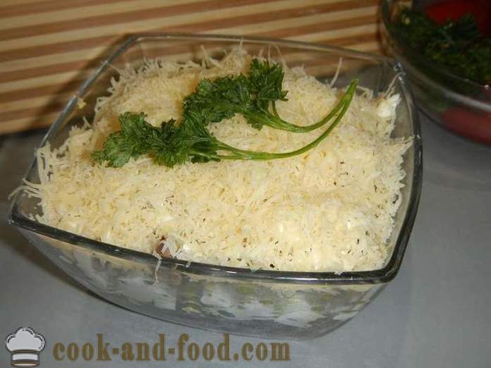 Eenvoudige salade van kippenlever - stap voor stap recept voor lever salade lagen (met foto's).