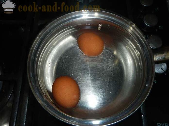Heerlijke gehaktballen gevuld met eieren en kaas - hoe gehaktballen met vulling, een stap voor stap recept met foto's koken.