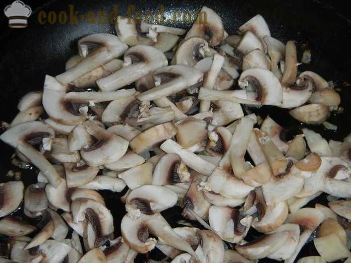 Kippenharten gestoofd met champignons - allebei lekker te bereiden harten, stap voor stap, het recept met een foto