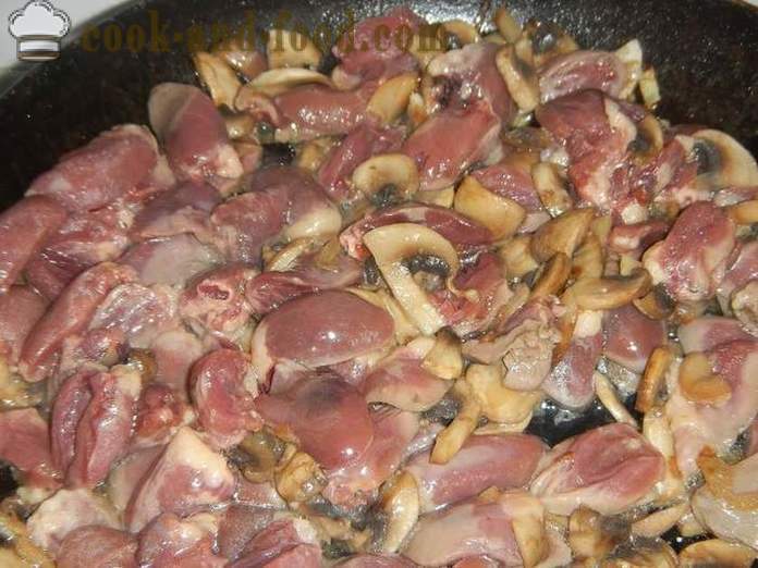 Kippenharten gestoofd met champignons - allebei lekker te bereiden harten, stap voor stap, het recept met een foto