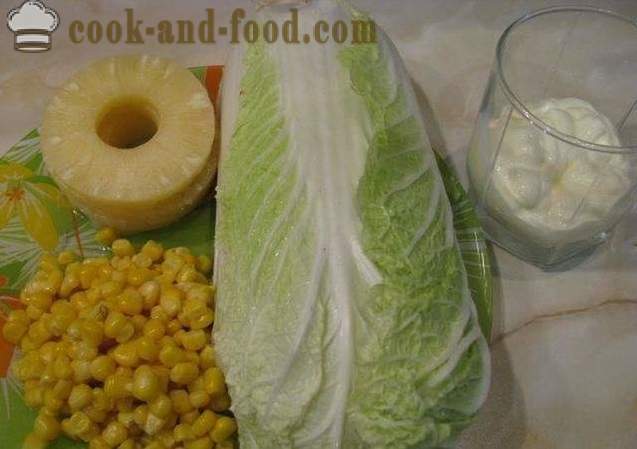 Chinese kool salade met ananas, maïs en granaatappel - gemakkelijk, eenvoudig en erg lekker, met een stap voor stap recept foto's