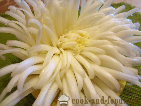 Carving voor beginners groenten: bloem van de chrysant van Chinese kool, foto's
