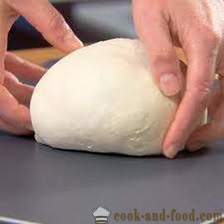 Het deeg voor de knoedels en dumplings en pasteitjes