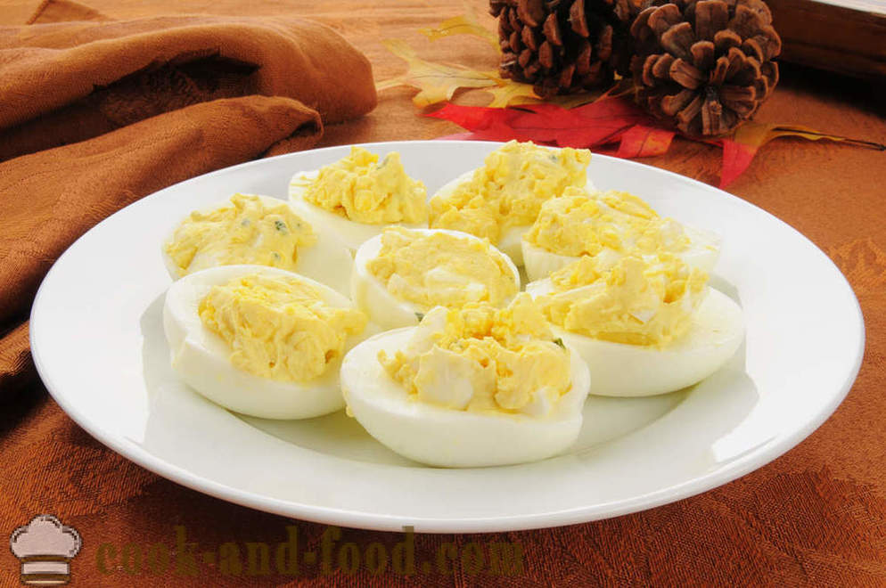 Uitstekende voorgerecht: gevulde eieren - video recepten thuis