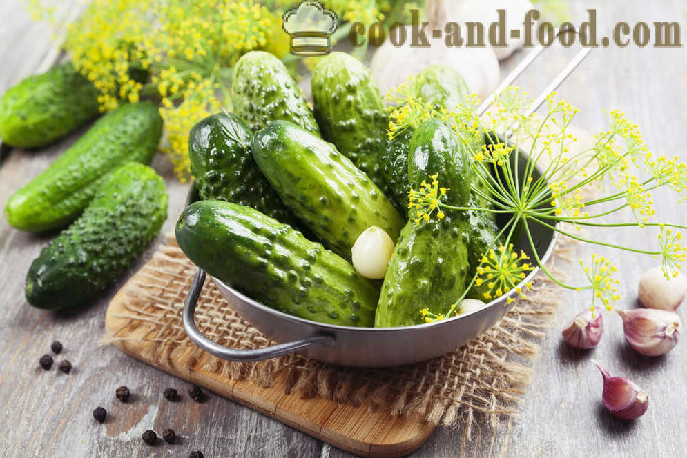 Recept voor krokante ingelegde komkommers