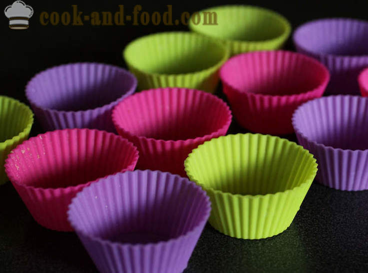 Multi-gekleurde blikken voor muffins - video recepten thuis